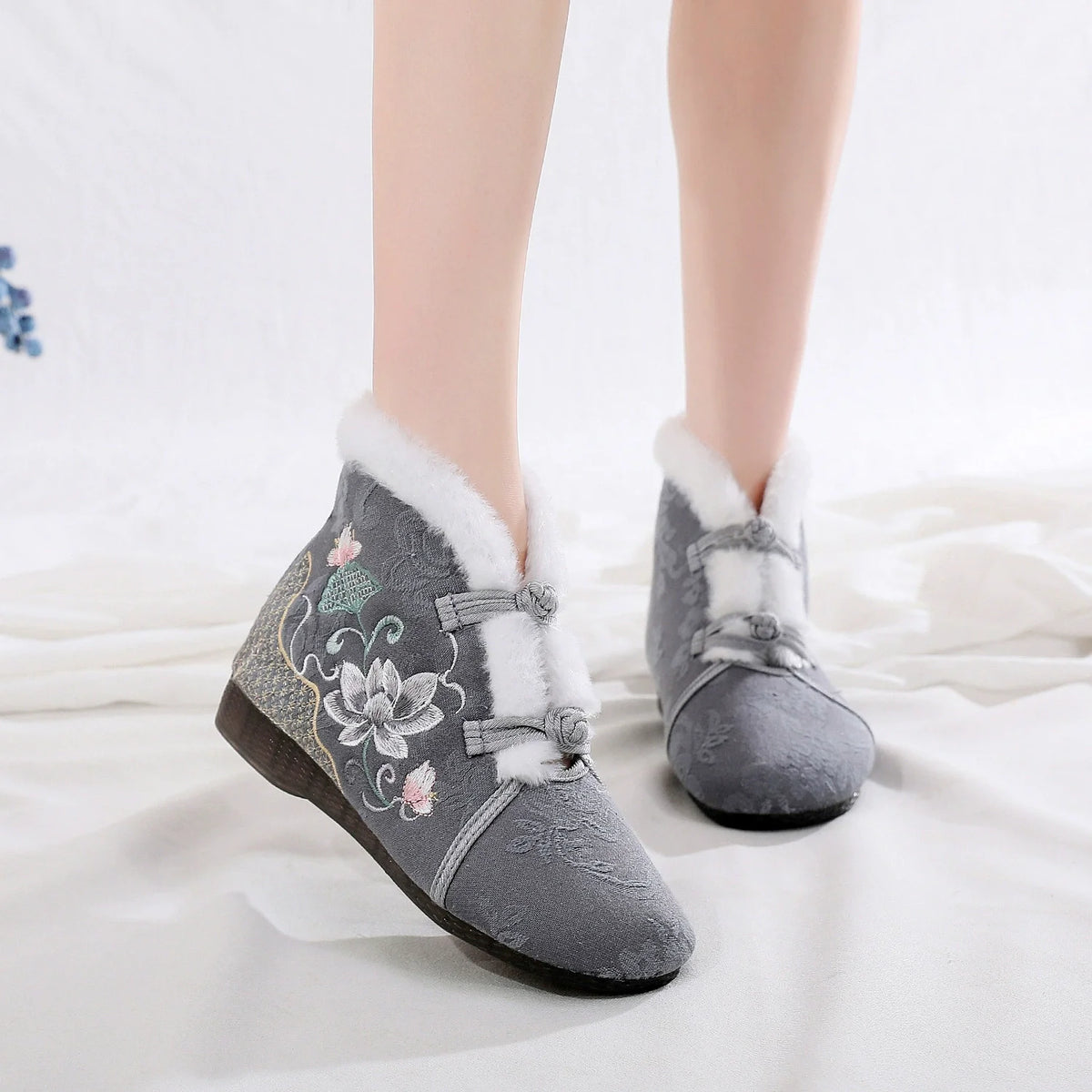 Casual Botas Mujer Embroidered Ethnic Hanfu Shoes Women Botines Ankle Boots Winter Warm Faux Fur Fairy Shoe Woman Zapatos Ladies