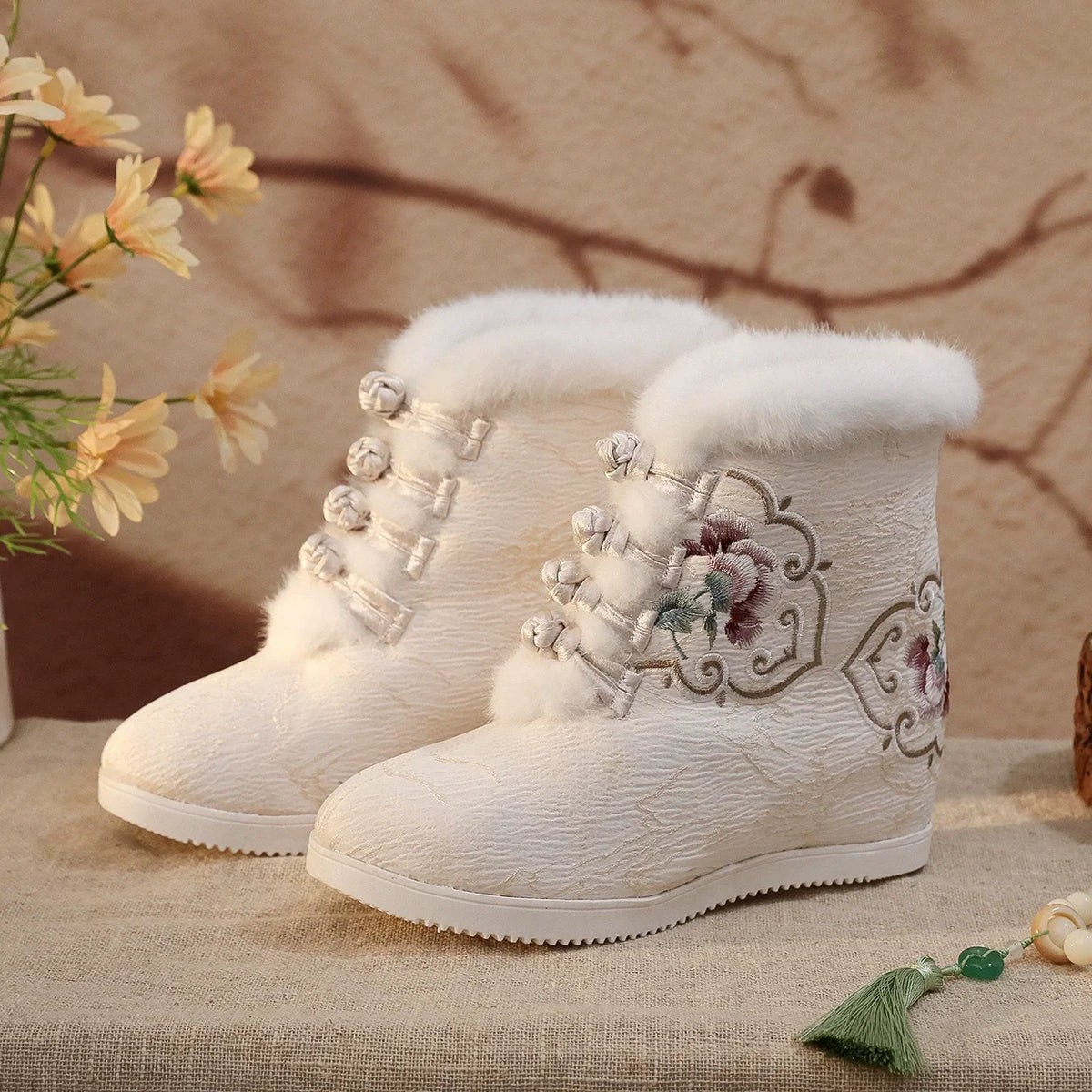 Casual Botas Mujer Embroidered Ethnic Hanfu Shoes Women Botines Ankle Boots Winter Warm Faux Fur Fairy Shoe Woman Zapatos Ladies