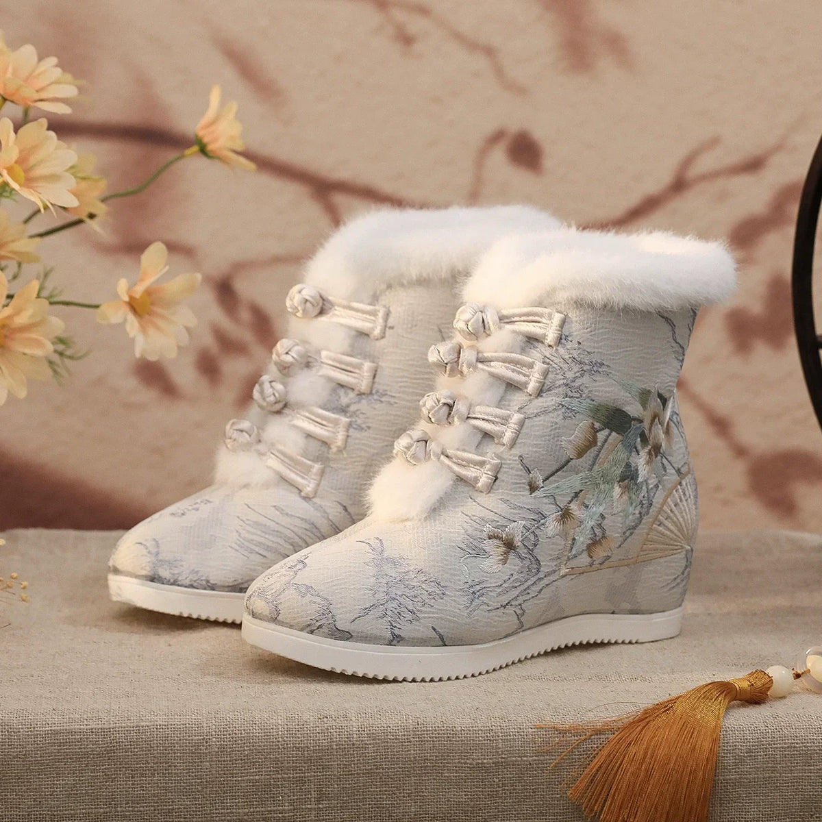 Casual Botas Mujer Embroidered Ethnic Hanfu Shoes Women Botines Ankle Boots Winter Warm Faux Fur Fairy Shoe Woman Zapatos Ladies